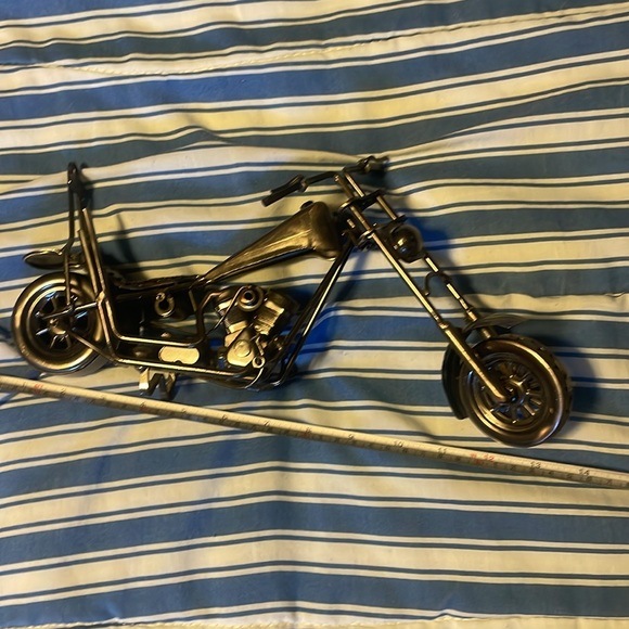 Motorcycle model - Picture 2 of 2